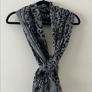 Stylish Gray and Black Patterned Scarf
